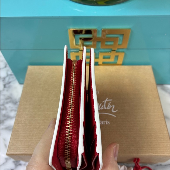 Christian Louboutin Shun Sudo Button Flower Blossoms Compact Wallet RARE NWT - Picture 5 of 13